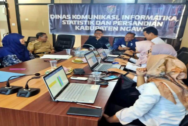 Tim Penilai dari Badan Pusat Statistik (BPS), Bappeda dan Dinas Kominfo Ngawi