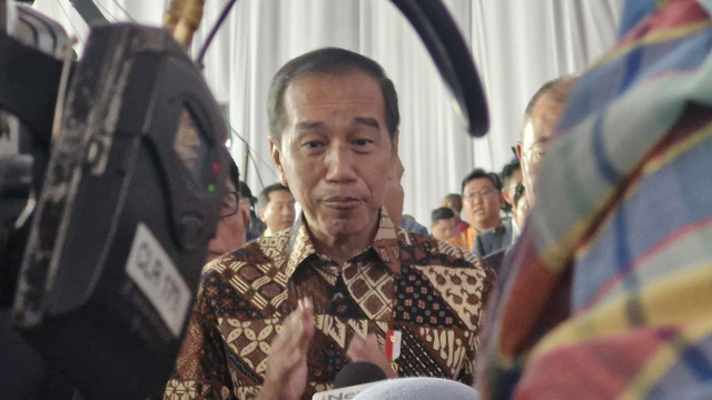 Presiden Joko Widodo usai peresmian HLI Green Power, Karawang. Foto: Nadia Riso/kumparan
