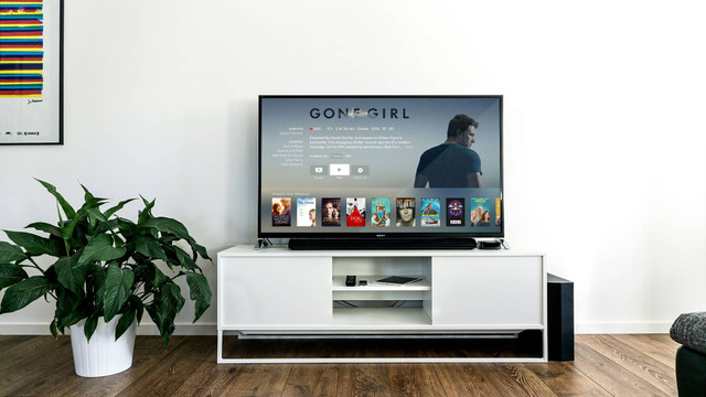 Ilustrasi Smart TV 24 inch terbaik 2024. Foto: Unsplash