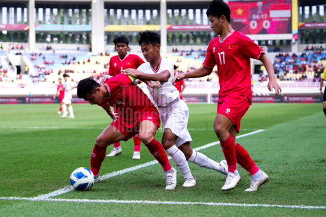 Timnas Indonesia melawan Timnas Vietnam pada perebutan posisi juara tiga di Piala AFF U16 di Stadion Manahan Solo, Jawa Tengah, Rabu (3/7/2024). Foto: X/ @TimnasIndonesia