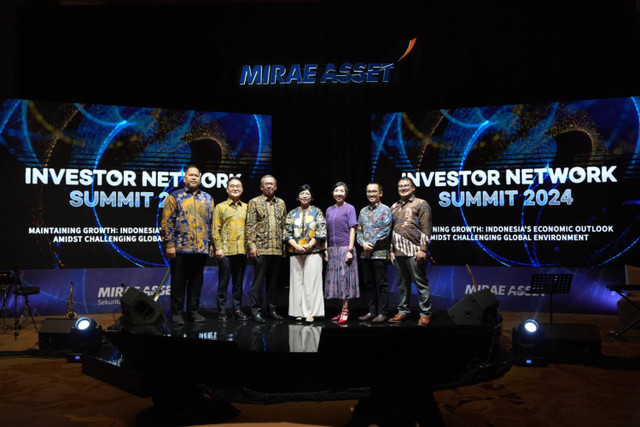 Chief Economist Mirae Asset Sekuritas Rully Arya Wisnubroto, Deputi Gubernur Senior Bank Indonesia Destry Damayanti, Direktur Keuangan BCA Vera Eve Lim. Foto: Dok. Mirae Asset Sekuritas