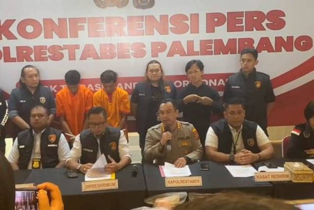 Polrestabes Palembang saat menggelar press rilis pembunuhan pegawai koperasi yang tewas dicor, Foto : Ist