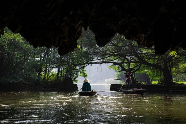 Sungai Maron (Foto hanya ilustrasi, bukan tempat sebenarnya) Sumber: unsplash/ Constant Loubier