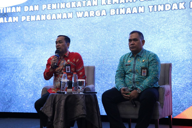 Direktur Binapi dan Anak Binaan memberikan materi kepada peserta (Dokumentasi: Humas Kanwil Kemenkumham DIY)