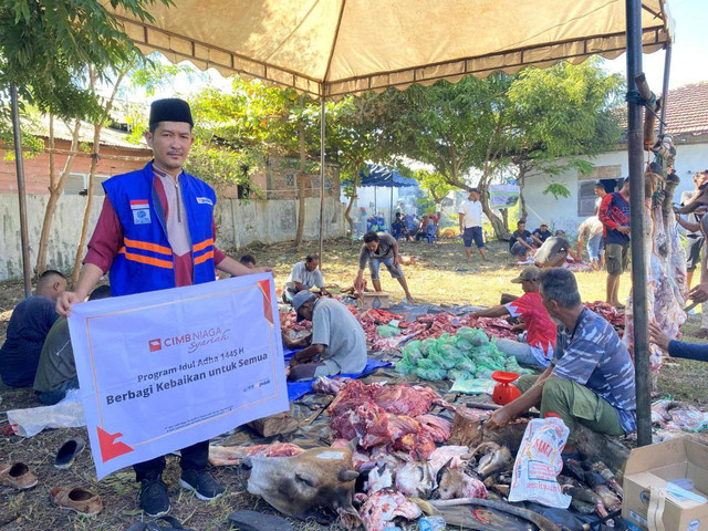 Sedekah Qurban, CIMB Niaga Syariah dan DT Peduli Aceh Salurkan Sapi ke Desa Hagu