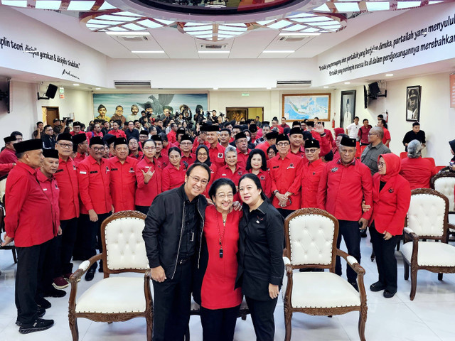 Ketum PDIP Megawati Soekarnoputri usai melantik stuktur kepengurusan baru dpp partai, Jakarta, Jumat (5/7). Foto: Dok PDIP