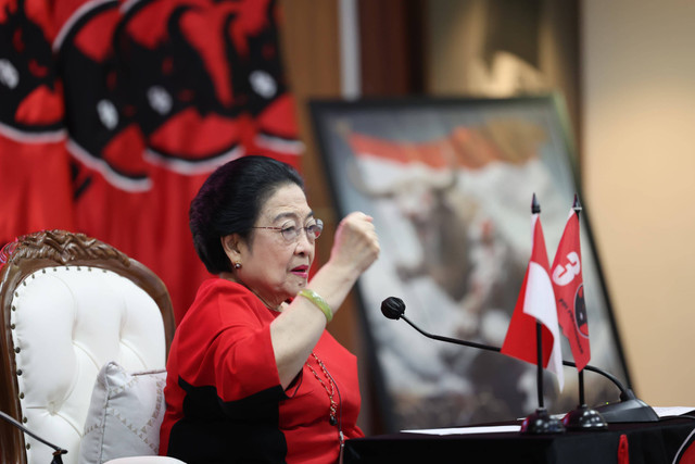 Ketum PDIP Megawati Soekarnoputri saat menghadiri pengambilan pengucapan sumpah janji jabatan pengurus DPP PDIP. Foto: Dok PDIP