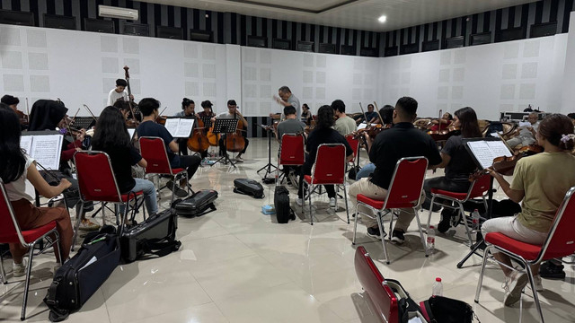 Suasana latihan Youth Music Camp 2024 di SMM Yogyakarta. Foto: Arif UT/Pandangan Jogja