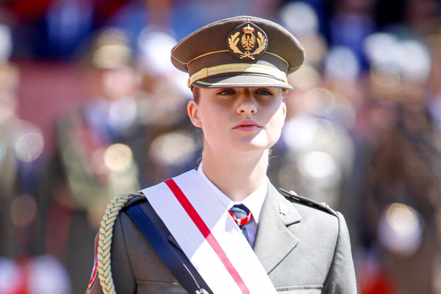 Putri Leonor saat upacara kelulusan akademi militer di Akademi Militer Zaragoza, Sapnyol, Rabu (3/7/2024). Foto: Archie Andrews/ via REUTERS