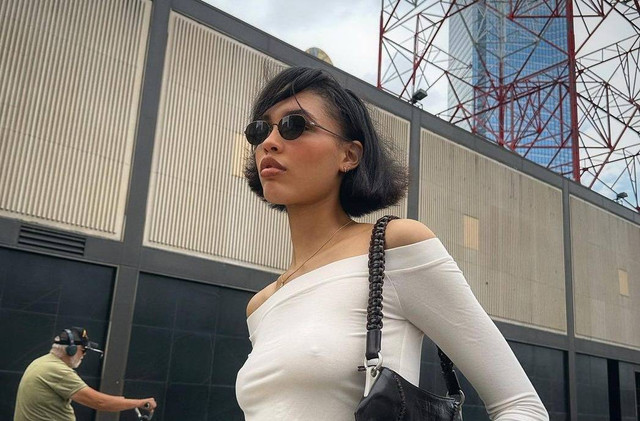 Influencer Nara Smith bikin konten DIY sunscreen hingga dikecam dokter kulit. Foto: Instagram @naraaziza