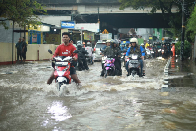 Lokasi Banjir Jakarta Meningkat Dari 6 Jadi 48 Titik | Kumparan.com