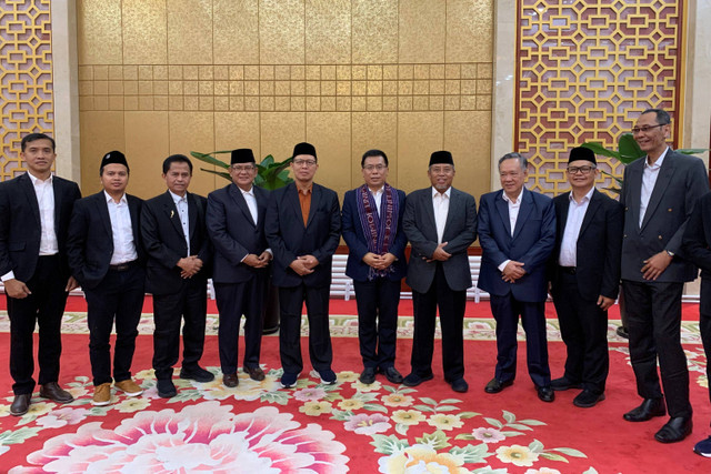 Pimpinan Pusat Muhammadiyah saat bertemu dengan pejabat Pemerintah Xinjiang. Foto: Mirsan Simamora/kumparan