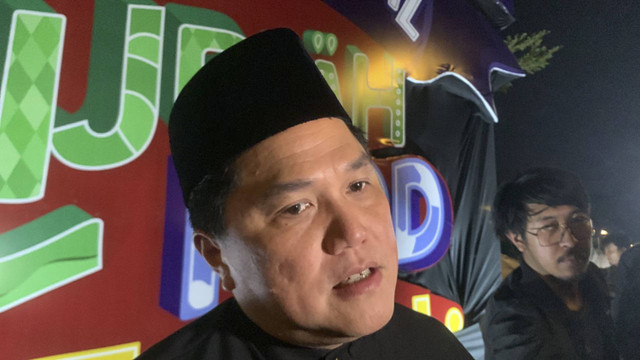 Menteri BUMN, Erick Thohir saat diwawancarai wartawan di kawasan Masjid At Thohir, Depok, Jawa Barat, Minggu (7/7/2024). Foto: Fadlan Nuril Fahmi/kumparan