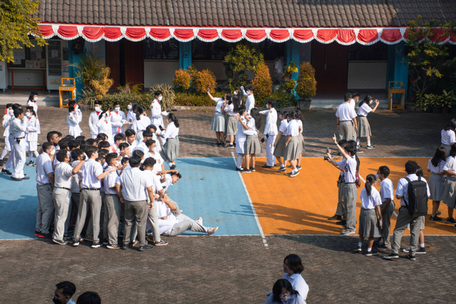 MPLS adalah kegiatan penyambutan siswa baru sebelum memulai proses belajar mengajar di sekolah. Foto: Unsplash.com