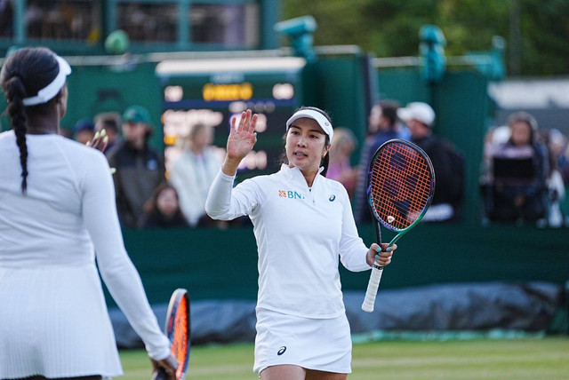 Petenis Indonesia, Aldila Sutjiadi, bersama pasangannya petenis Amerika Serikat, Asia Muhammad, melaju ke babak 16 besar Wimbledon 2024.  Foto: Dok. Istimewa