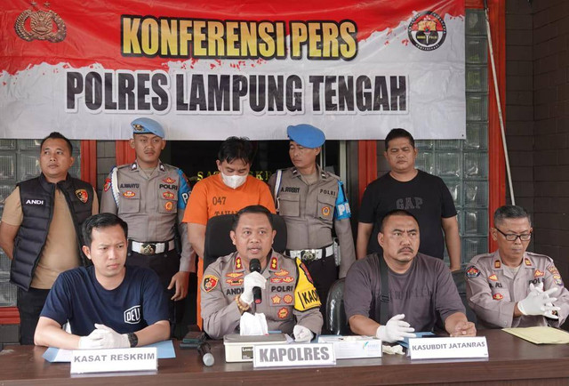 Kapolres Lampung Tengah, AKBP Andik Purnomo Sigit saat konferensi pers. | Foto: Dok Humas Polres Lampung Tengah