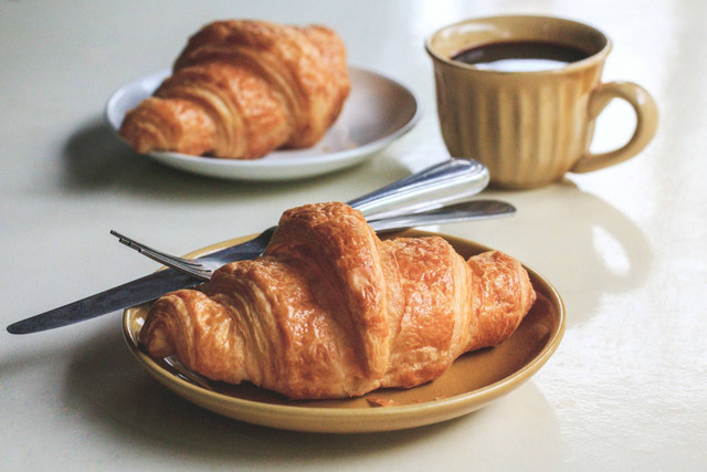 Croissant Enak di Gandaria City. Foto hanya ilustrasi, bukan tempat yang sebenarnya. Sumber: unsplash.com/Montatip Lilitsanong.