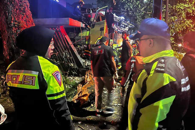 Polisi mendatangi lokasi kecelakaan di Jalan Setiabudi Bandung, Senin (8/7/2024). Foto: Dok. Istimewa