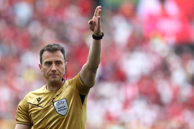 Wasit Felix Zwayer. Foto: FRANCK FIFE / AFP