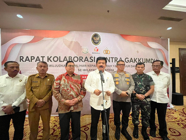 Menko Polhukam Hadi Tjahjanto di Rapat Kolaborasi Sentra Gakkumdu Wilayah Sumatera di Adimulia Hotel, Kota Medan, pada Selasa (9/7/2024). Foto: Tri Vosa/kumparan