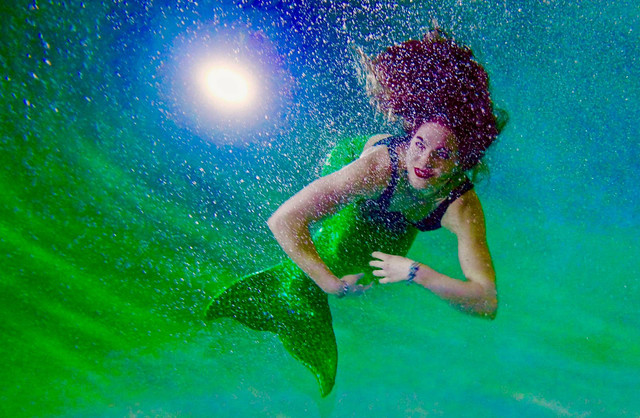 mermaid show Ancol. Foto hanya ilustrasi, bukan tempat sebenarnya. Sumber: Unsplash/bruce christianson