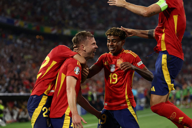 Selebrasi Lamine Yamal saat Spanyol vs Prancis dalam semifinal Piala Eropa 2024 di Allianz Arena, Jerman, pada Rabu (10/7) dini hari WIB. Foto: FRANCK FIFE / AFP