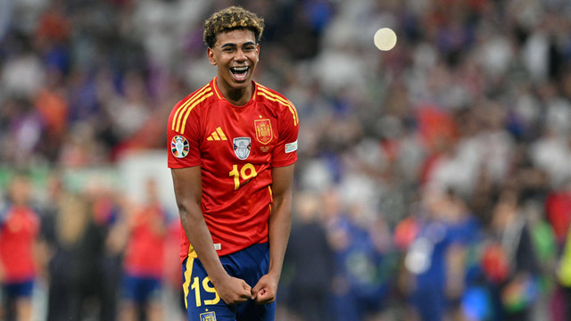 Selebrasi Lamine Yamal saat Spanyol vs Prancis dalam semifinal Piala Eropa 2024 di Allianz Arena, Jerman, pada Rabu (10/7) dini hari WIB. Foto: MIGUEL MEDINA / AFP