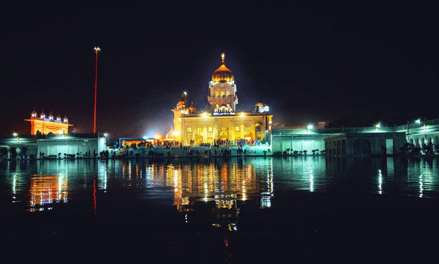 [Masjid Sultan Omar Ali Saifuddin] Foto hanya ilustrasi, bukan tempat sebenarnya. Sumber: unsplash/VishuKochar