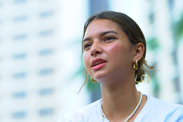 Pemain Timnas Wanita Indonesia Estella Loupatty saat diwawancarai kumparanBOLANITA di Hotel Sultan, Jakarta, Kamis (4/7/2024). Foto: Andi Fajar/kumparan