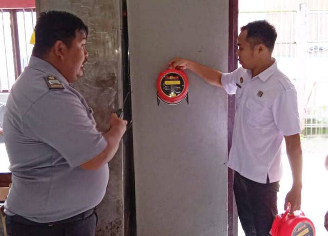 Terima Bantuan APAR Dari Ditjenpas, Lapas Tahuna Lakukan Peremajaan