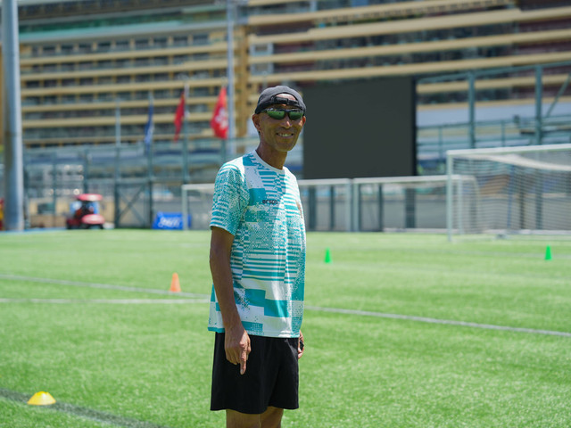 Satoru Mochizuki dalam latihan Timnas Wanita Indonesia pada Rabu (10/7) jelang laga vs Hong Kong.  Foto: Dok. Timnas Indonesia. 