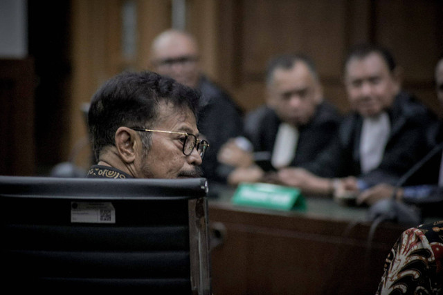 Eks Menteri Pertanian (Mentan) Syahrul Yasin Limpo (SYL) jelang menjalani sidang vonis di Pengadilan Tipikor, Jakarta Pusat, Kamis (11/7).  Foto: Jamal Ramadhan/kumparan