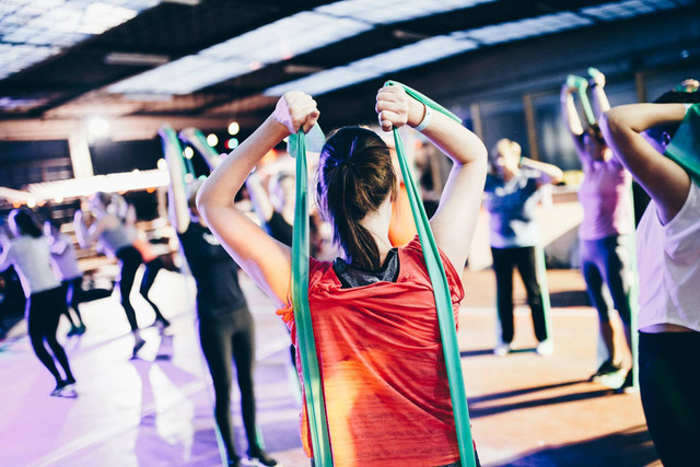 Tempat Zumba di Bandung. Foto hanya ilustrasi bukan tempat sebenarnya. Sumber foto: Unplash/Geert Pieters