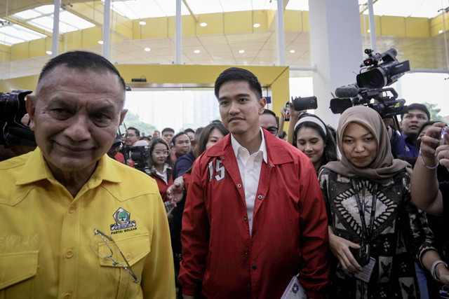 Ketum Partai Solidaritas Indonesia Kaesang Pangarep tiba untuk bertemu Ketum Partai Golkar Airlangga Hartarto di Kantor DPP Partai Golkar, Jakarta, Kamis (11/7/2024). Foto: Jamal Ramadhan/kumparan