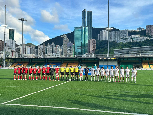 Sesi foto sebelum laga Indonesia vs Hong Kong di Hong Kong Football Club Stadium pada Kamis (11/7/2024). Foto: Dok. Vivin Cahyani