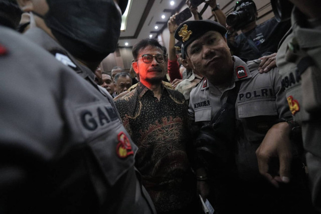 Ekspresi eks Mentan SYL usai sidang vonis di Pengadilan Tindak Pidana Korupsi, Jakarta, Kamis (11/7/2024). Foto: Jamal Ramadhan/kumparan