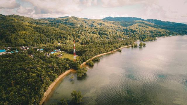 Danau Rana. Foto hanya sebagai ilustrasi saja, bukan tempat sebenarnya. Sumber: Unsplash/Candy Hartawan.