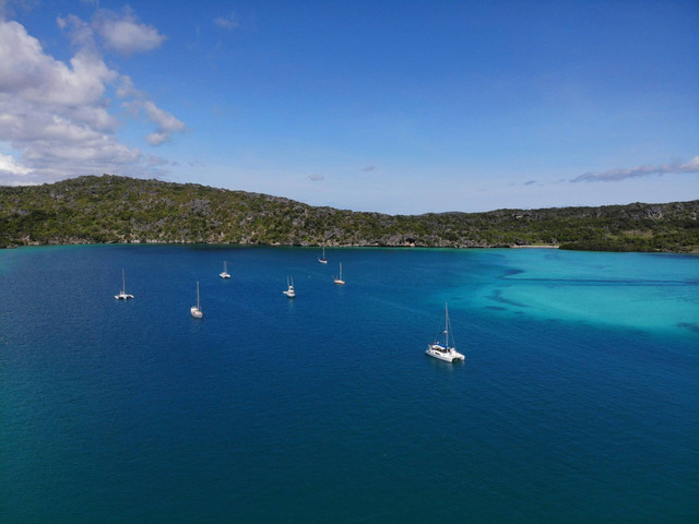 Pulau di dekat Ujung Kulon. Foto hanya ilustrasi bukan tempat sebenarnya. Sumber: unsplas Amar Baco. 