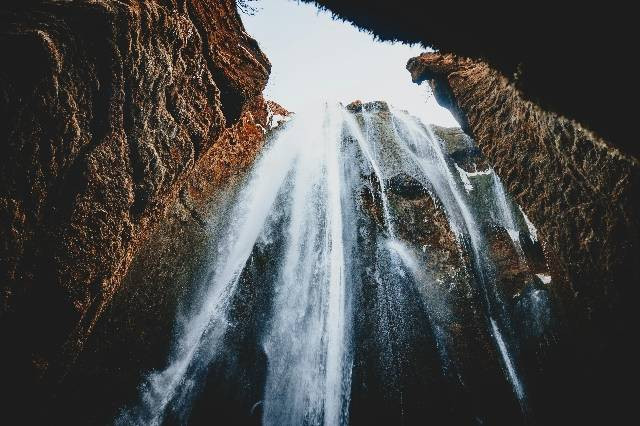 Curug Cipondok Ciater, foto hanya ilustrasi, bukan gambar sebenarnya, Pexels/Matheus Bertelli