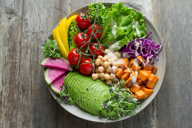 Restoran Vegetarian Jakarta Barat. Foto Hanya Ilustrasi, Bukan Tempat Sebenarnya. Sumber Unsplash Anna Pelzer