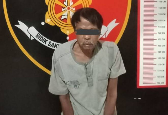 Turmin, pemilik sanggar kuda lumping saat ditangkap polisi. (ist)