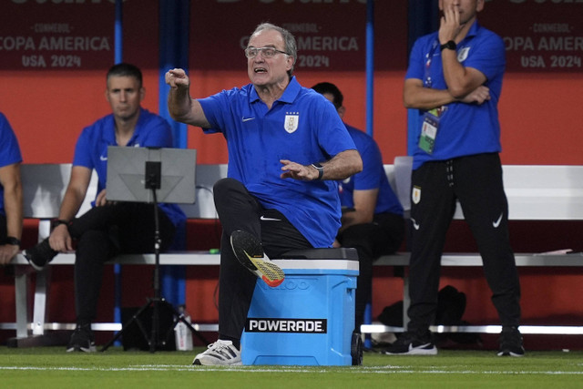 Pelatih Timnas Uruguay, Marcelo Bielsa. Foto: Jim Dedmon-USA TODAY Sports via Reuters.