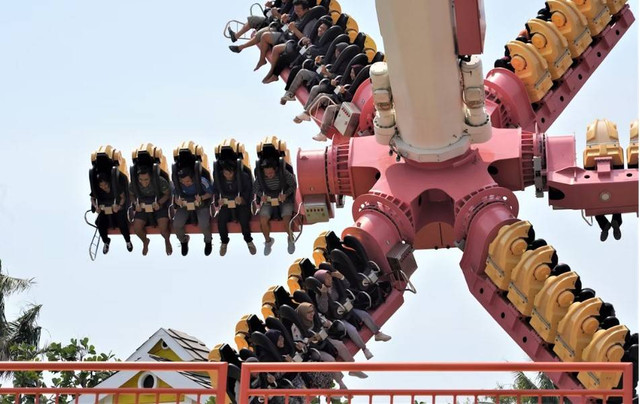 Trans Studio Bandung. Foto hanyalah ilustrasi bukan tempat sebenarnya. Sumber: Unsplash/hartono subagio