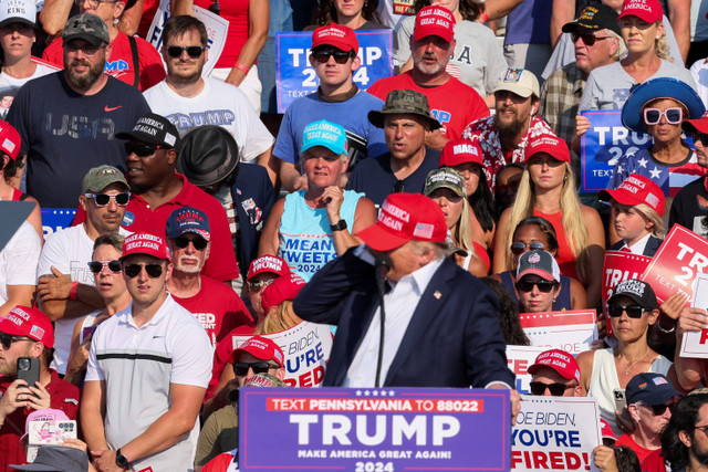 Penembakan terjadi di lokasi kampanye Calon Presiden AS Donald Trump di Pennsylvania, Minggu (13/7) Foto: REUTERS 