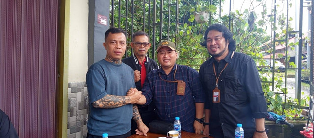 Pangalangok Jilah bersama Ketua KPU dan Ketua Bawaslu Mempawah. Foto: Dok. Bawaslu Mempawah