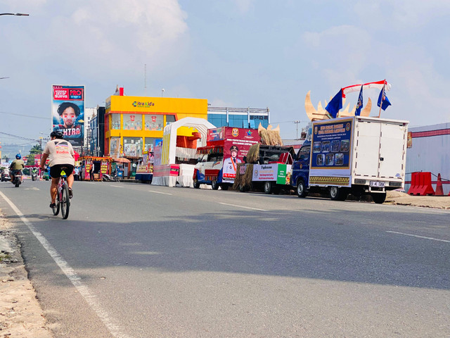 Kendaraan Hias di Jalan Jenderal Sudirman, Bandar Lampung, Minggu (14/7/2024) | Foto: Roza Hariqo / Lampung Geh