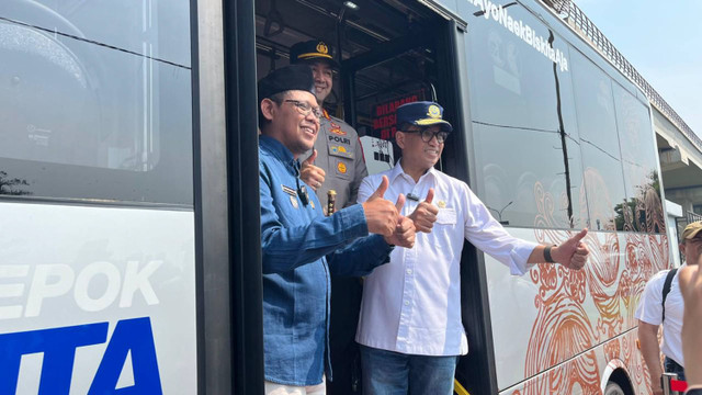 Menhub Budi Karya Sumadi meluncurkan layanan BisKita Trans Depok rute Stasiun LRT Harjamukti-Margonda, Minggu (14/7/2024). Foto: Fariza Rizky Ananda/kumparan