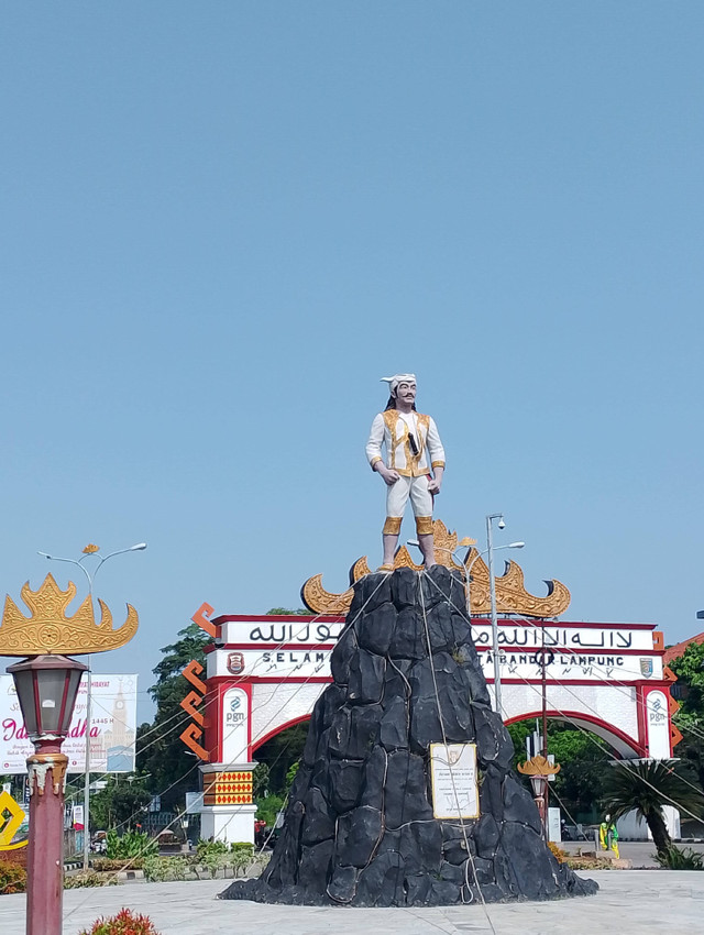 Foto Tugu Raden Intan II (Foto ini diambil dari galeri pribadi)