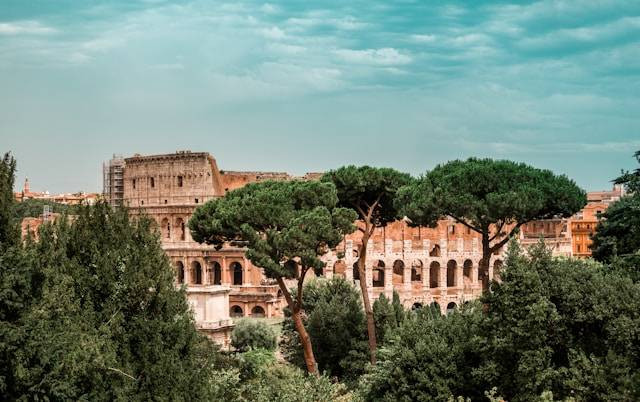 Rekomendasi Tempat Wisata di Roma. Foto hanya ilustrasi bukan tempat sebenarnya. Sumber foto: Unsplash.com/Dennis van den Worm