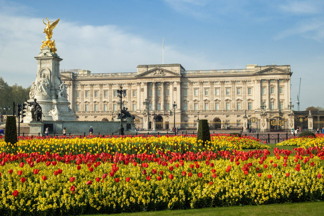 lustrasi Istana Buckingham. Foto: Shutterstock